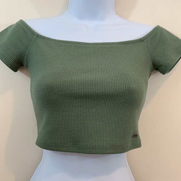 Hollister Short Sleeve Crop Shirt Size S - Picture 2 of 8